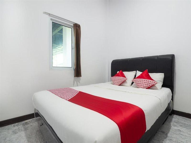Cattail Hotel